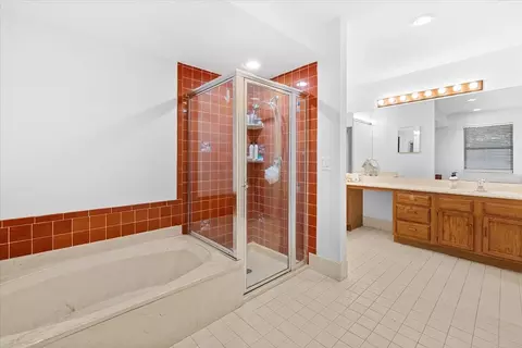 Bath - 101 Timber Ln, Jupiter, FL 33458 photo 1 of 6