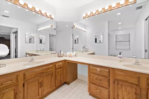 Bath - 101 Timber Ln, Jupiter, FL 33458 photo 2 of 6