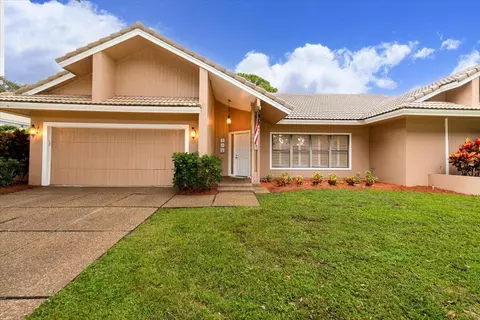 Exterior - 101 Timber Ln, Jupiter, FL 33458 photo 5 of 13
