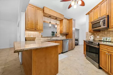 Kitchen - 101 Timber Ln, Jupiter, FL 33458 photo 4 of 4