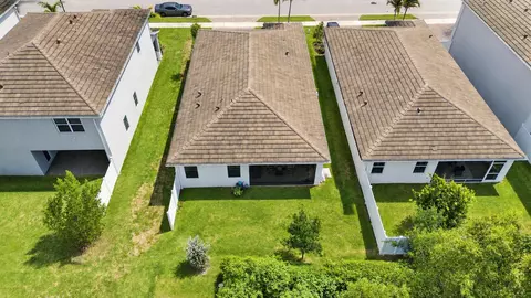 View/Area - 18476 Glenstone St, Jupiter, FL 33458 photo 2 of 4