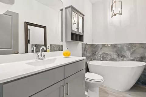Bath - 18476 Glenstone St, Jupiter, FL 33458 photo 5 of 5