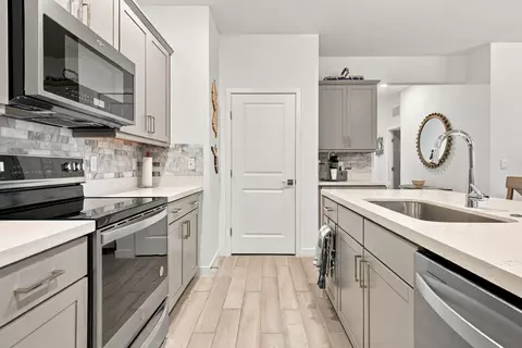 Kitchen - 18476 Glenstone St, Jupiter, FL 33458 photo 3 of 4