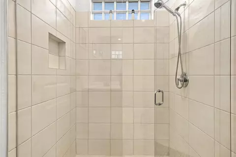 Bath - 18476 Glenstone St, Jupiter, FL 33458 photo 4 of 5