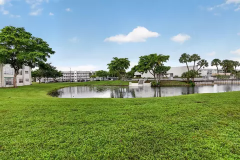 8100 Sunrise Lakes Blvd #109, Sunrise, FL 33322