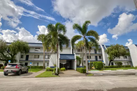 4489 Luxemburg Ct #304, Lake Worth, FL 33467