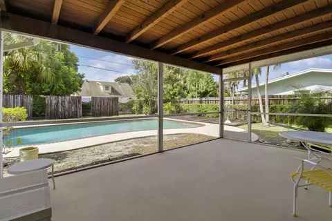 313 Balsam St, Palm Beach Gardens, FL 33410