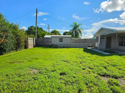 Exterior - 4651 SE Chatham Ave, Stuart, FL 34997 photo 3 of 7