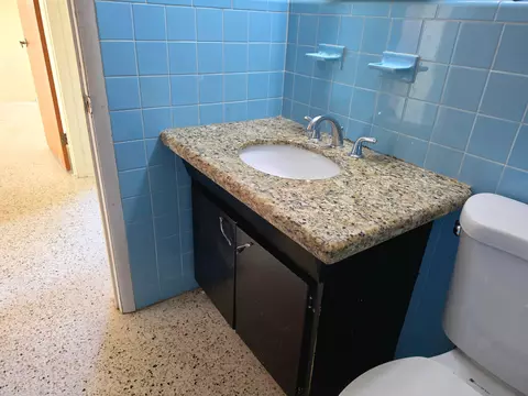 Bath - 4651 SE Chatham Ave, Stuart, FL 34997 photo 4 of 4