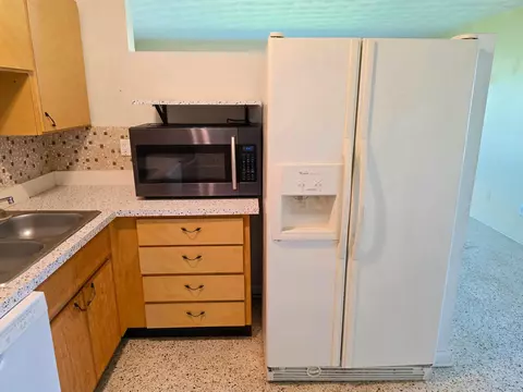 Kitchen - 4651 SE Chatham Ave, Stuart, FL 34997 photo 3 of 3