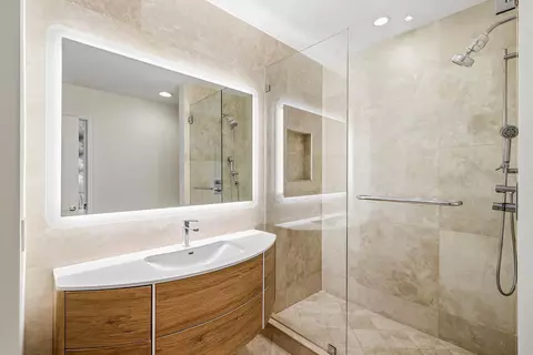 Bath - 2820 SE Dune Dr #2306, Stuart, FL 34996 photo 5 of 6