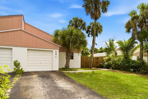 581 NW 47th Ave, Delray Beach, FL 33445