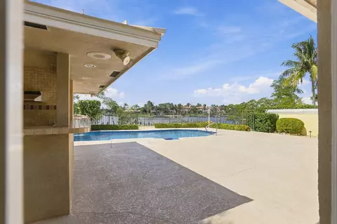 Exterior - 352 River Edge Rd, Jupiter, FL 33477 photo 6 of 14