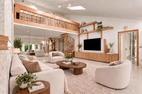 Living - 352 River Edge Rd, Jupiter, FL 33477 photo 2 of 6