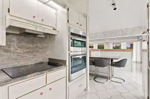 Kitchen - 352 River Edge Rd, Jupiter, FL 33477 photo 2 of 4