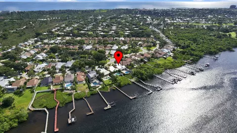 View/Area - 352 River Edge Rd, Jupiter, FL 33477 photo 2 of 22