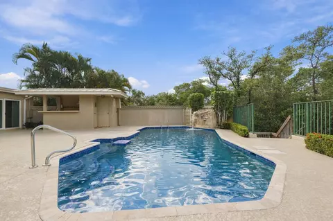 Exterior - 352 River Edge Rd, Jupiter, FL 33477 photo 8 of 14