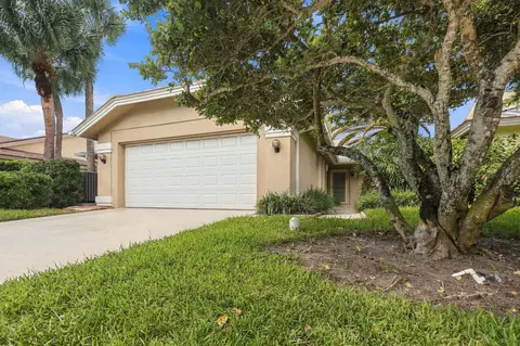 Exterior - 352 River Edge Rd, Jupiter, FL 33477 photo 12 of 14