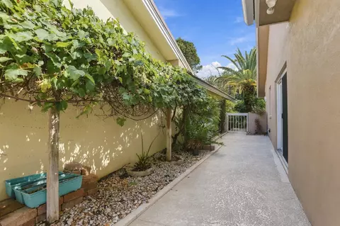 Exterior - 352 River Edge Rd, Jupiter, FL 33477 photo 4 of 14