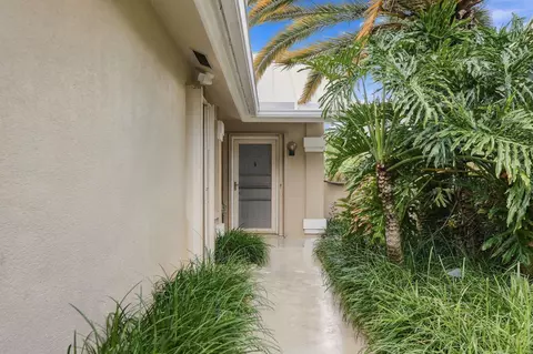 Exterior - 352 River Edge Rd, Jupiter, FL 33477 photo 2 of 14
