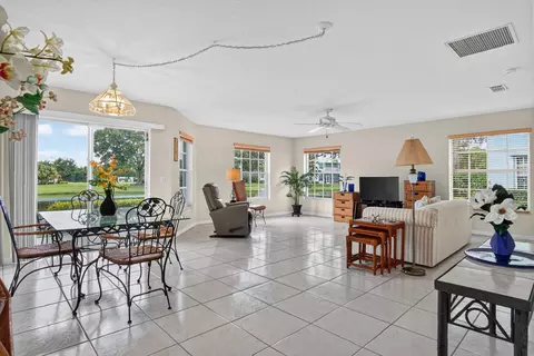 1120 Swan Lake Cir #1402, Port Saint Lucie, FL 34986