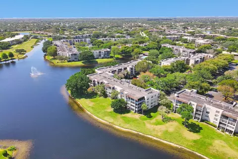 9450 Poinciana Pl #416, Davie, FL 33324