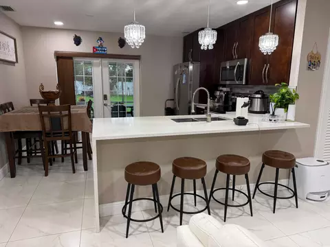 4307 Cypress Ln, Palm Springs, FL 33406