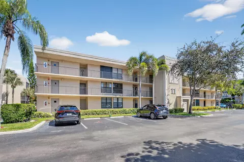 11 Royal Palm Way #3040, Boca Raton, FL 33432
