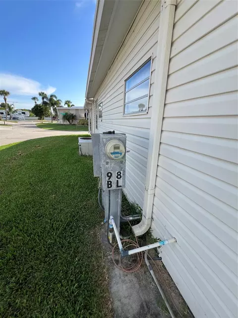 Exterior - 6695 SE 56th St, Okeechobee, FL 34974 photo 4 of 5