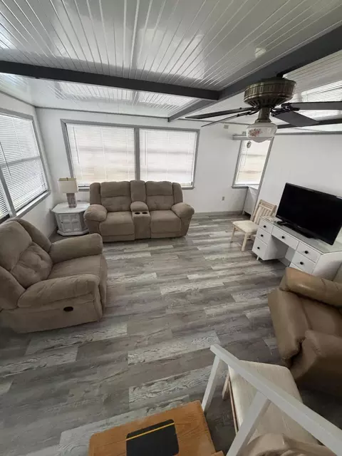 Living - 6695 SE 56th St, Okeechobee, FL 34974 photo 3 of 4