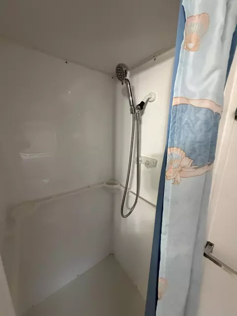 Bath - 6695 SE 56th St, Okeechobee, FL 34974 photo 2 of 2