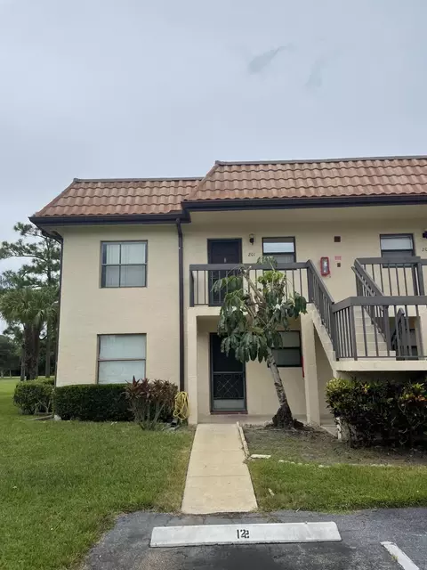 7101 Golf Colony Ct #201, Lake Worth, FL 33467