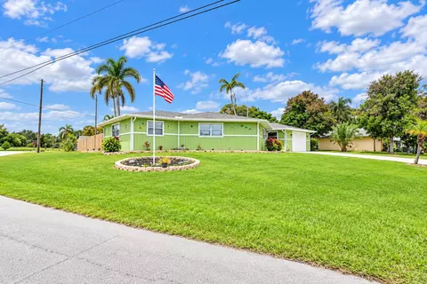 1525 SE Holiday Rd, Port Saint Lucie, FL 34952