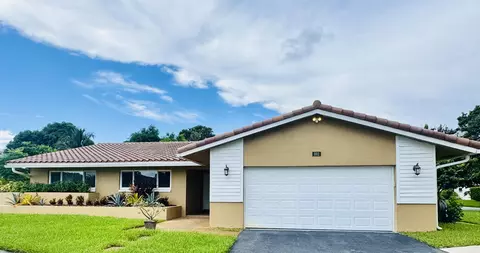 992 NW 83rd Dr, Coral Springs, FL 33071