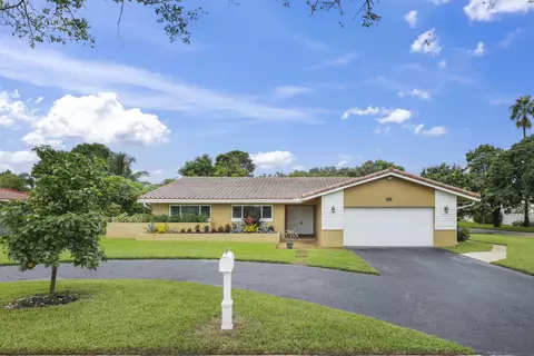 992 NW 83rd Dr, Coral Springs, FL 33071