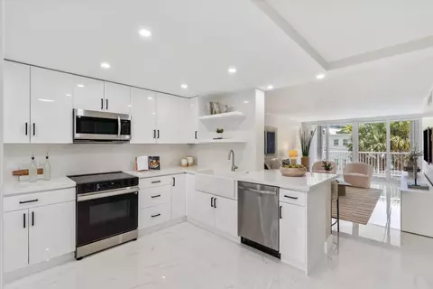 2200 NE 33rd Ave #2J, Fort Lauderdale, FL 33305