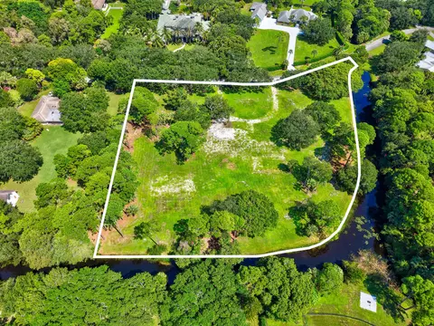 8267 Nashua Dr, Palm Beach Gardens, FL 33418