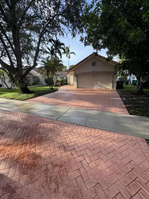 12535 SW 7th Pl, Davie, FL 33325
