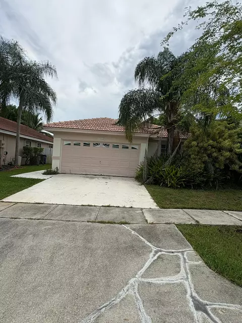 17664 SW 6th St, Pembroke Pines, FL 33029