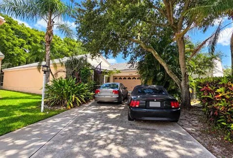 9538 NW 8th Cir, Plantation, FL 33324