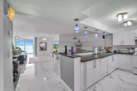 6450 Collins Ave #704, Miami Beach, FL 33141