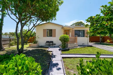 146 SE 5th Ave, Boynton Beach, FL 33435