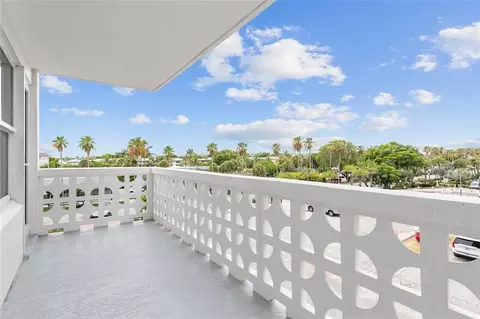 4010 Galt Ocean Dr #312, Fort Lauderdale, FL 33308