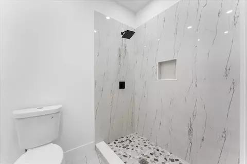 Bath - 1891 Ridge Rd, Juno Beach, FL 33408 photo 3 of 3