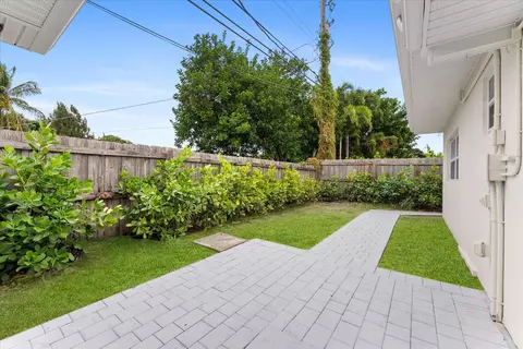 Exterior - 1891 Ridge Rd, Juno Beach, FL 33408 photo 3 of 4