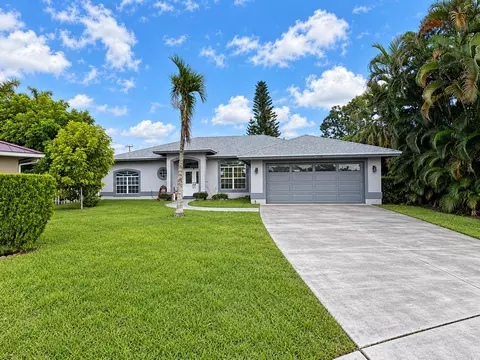 117 Hemingway Ct, Royal Palm Beach, FL 33411