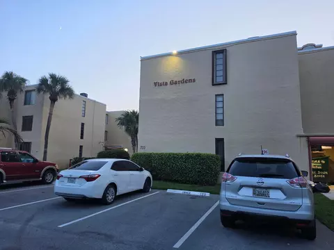 733 SE 1st Way #102, Deerfield Beach, FL 33441