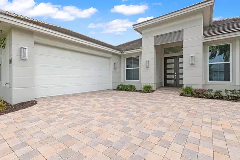 9323 SW Pinnacle Pl, Port Saint Lucie, FL 34987