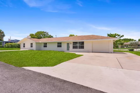 6873 S Plymouth Dr S, Lake Worth, FL 33462