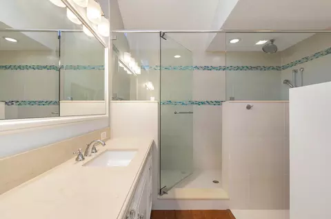 Bath - 16440 Riverwind Dr, Jupiter, FL 33477 photo 2 of 4